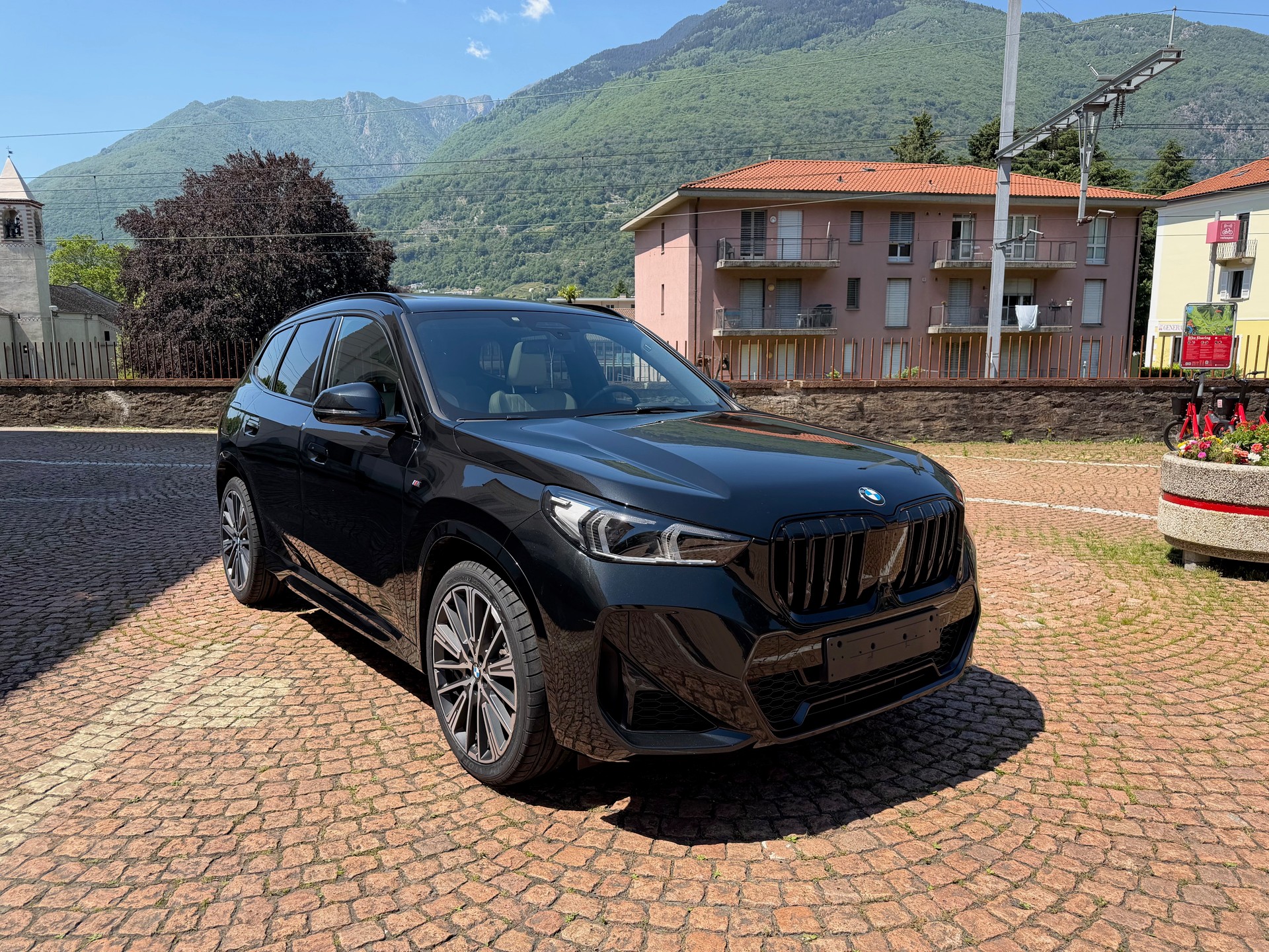 BMW X1 xDrive 23i 48V M Sport-image-1