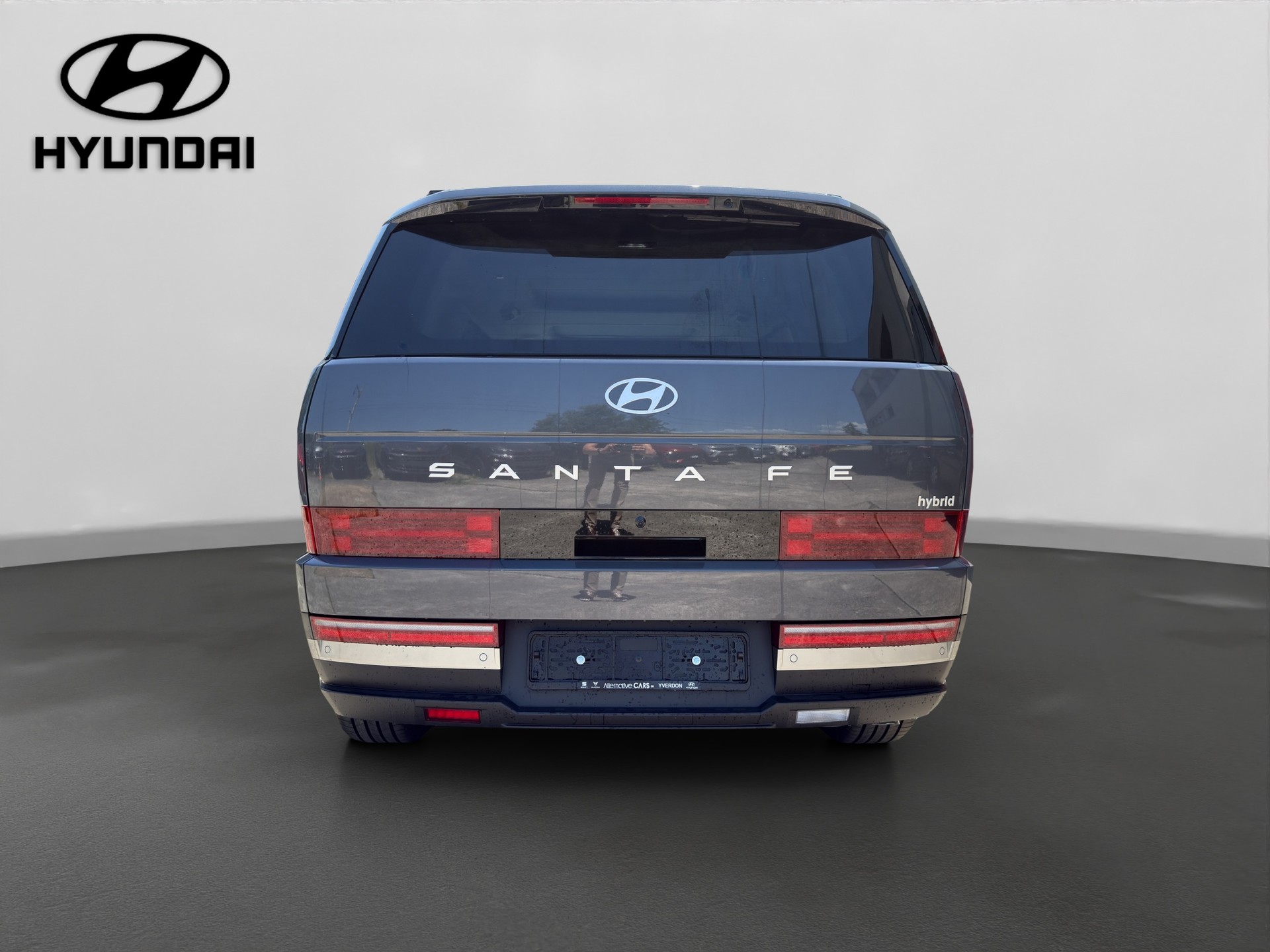 HYUNDAI Santa Fe 1.6 T-GDi HEV Swiss Edition 4WD Automatic-image-4