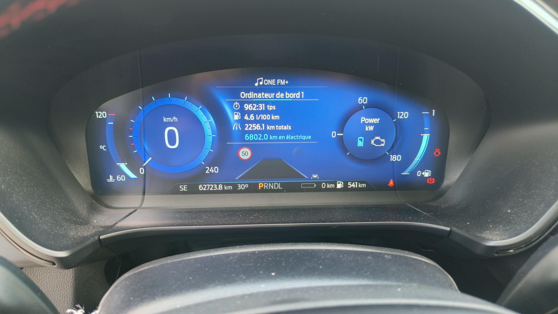 FORD Kuga 2.5 PHEV ST-Line 2WD-image-11