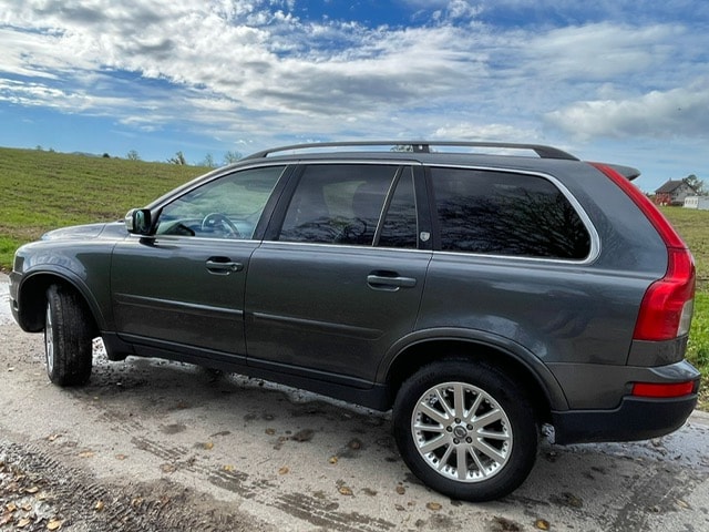 VOLVO XC90 2.4 D5 AWD Momentum Geartronic-image-2