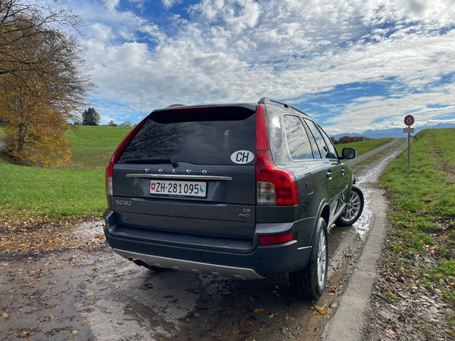 VOLVO XC90 2.4 D5 AWD Momentum Geartronic-image-3