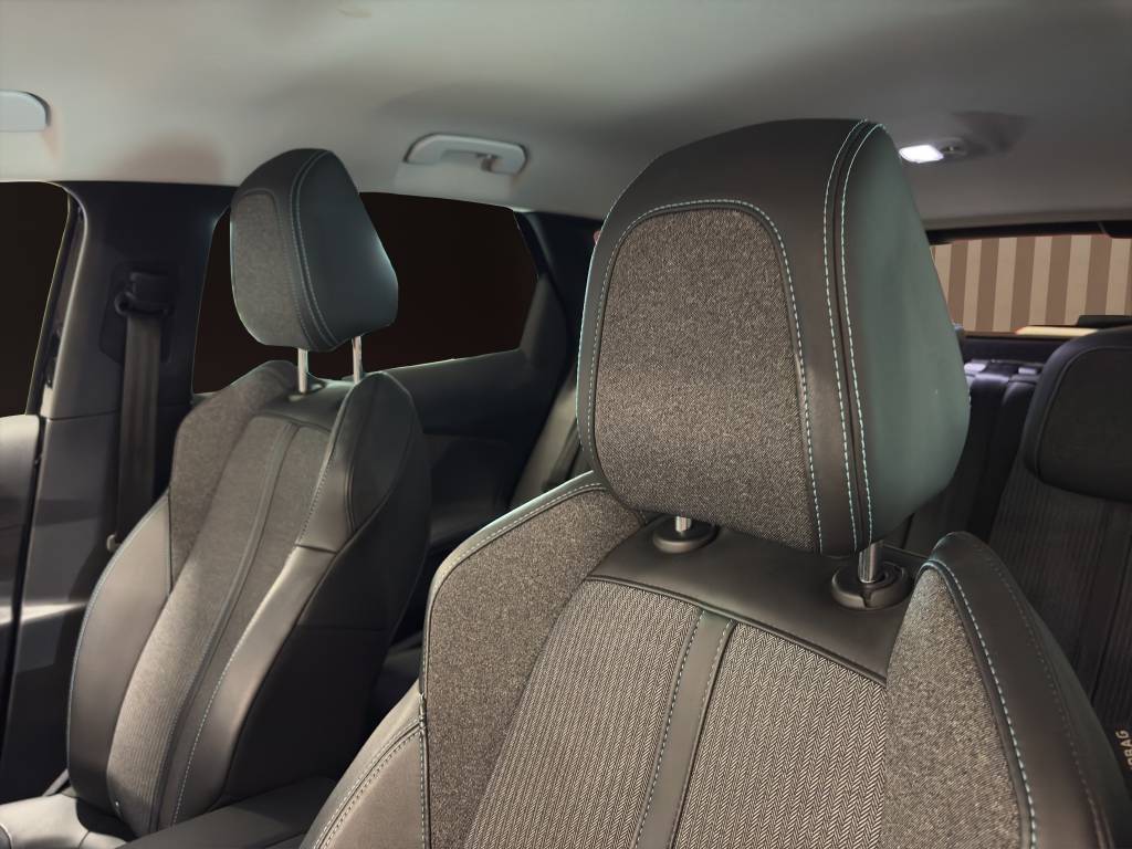 PEUGEOT 3008 1.2 PureTech Allure Pack EAT8-image-14