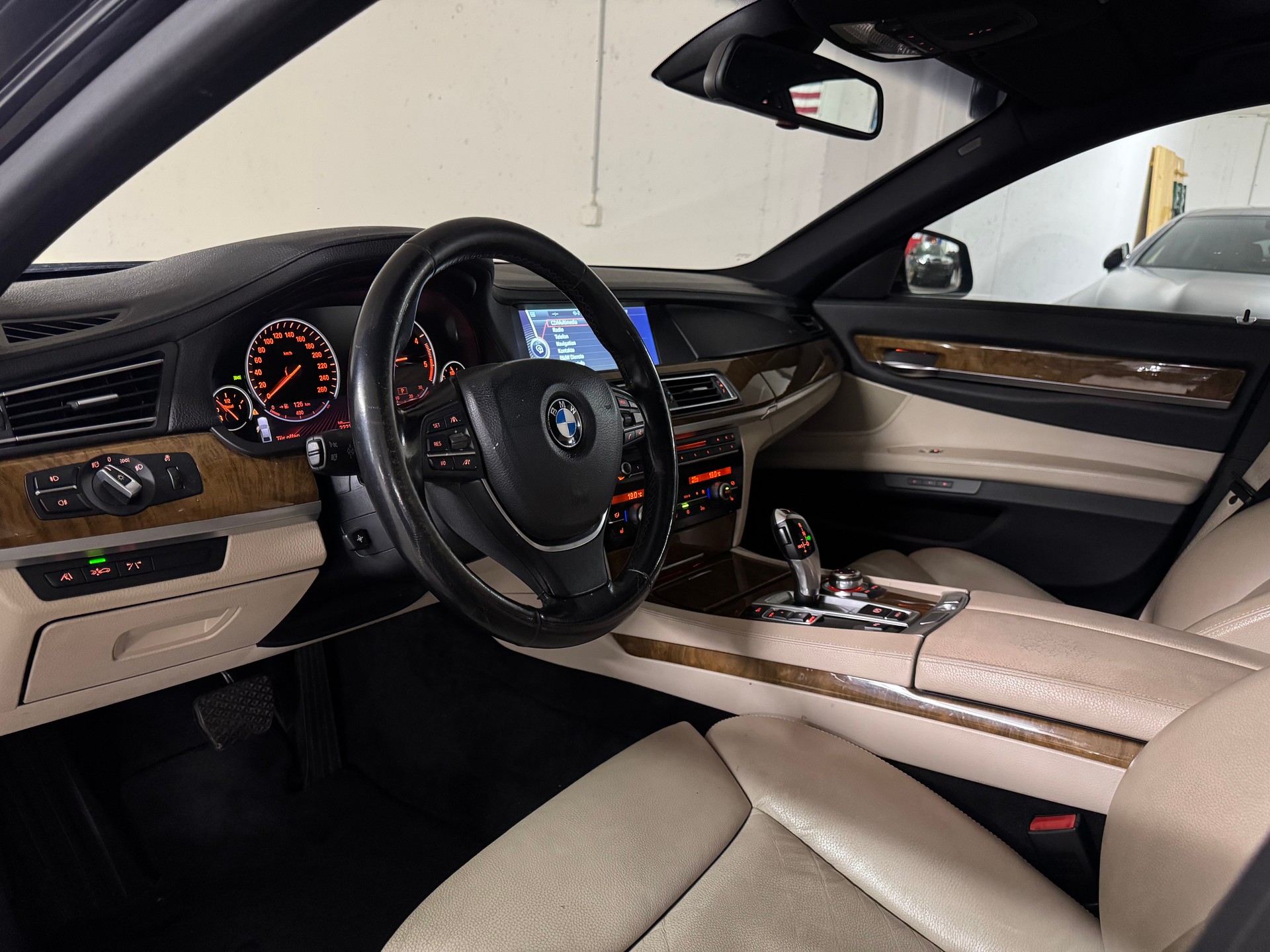 BMW 730d CH-Fahrzeug-image-8