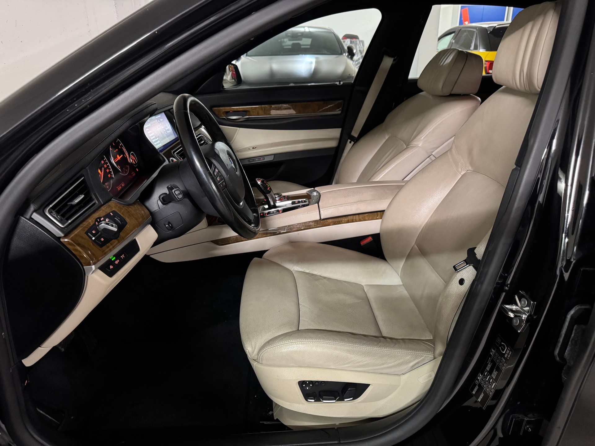 BMW 730d CH-Fahrzeug-image-9