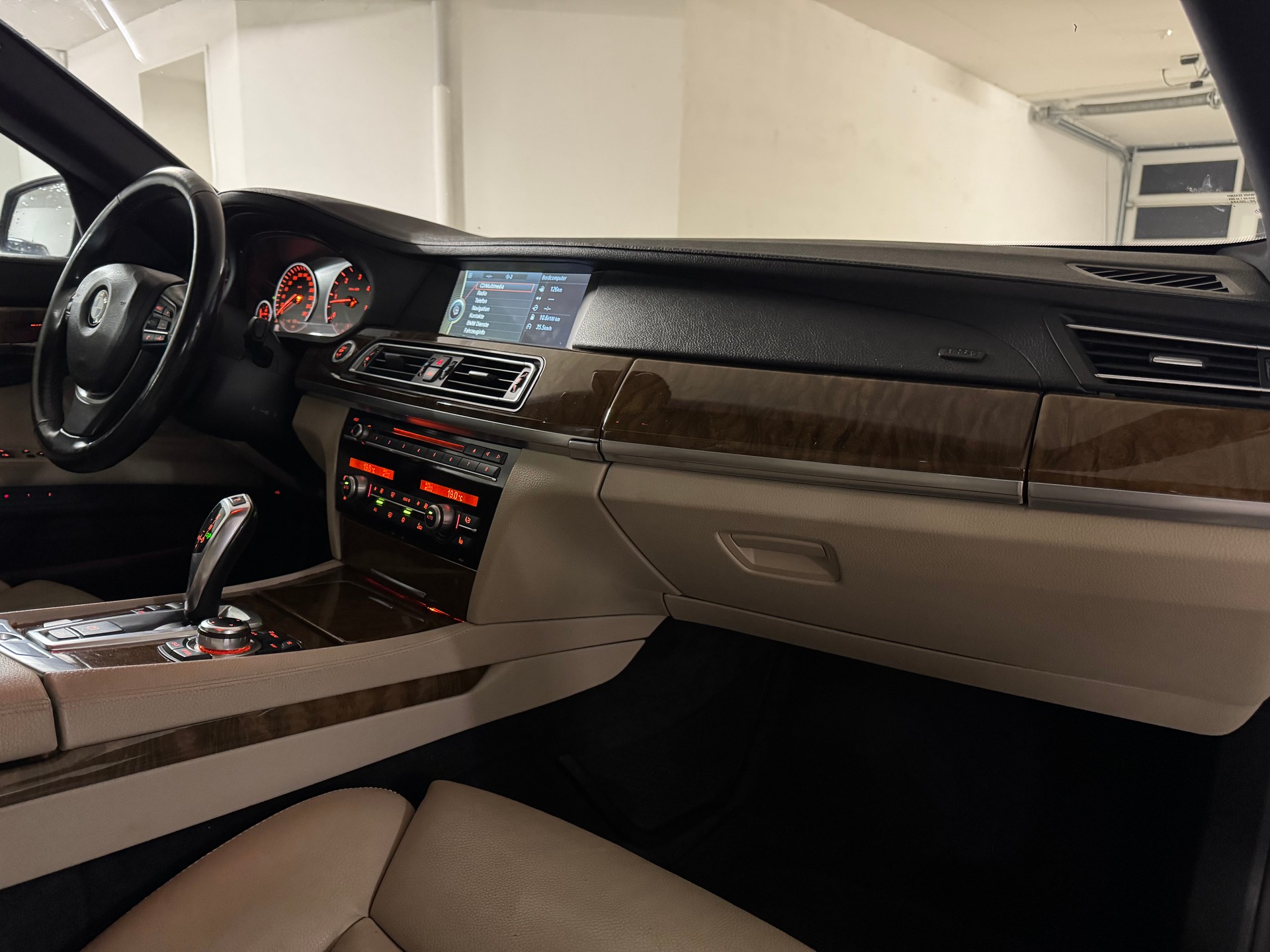 BMW 730d CH-Fahrzeug-image-11