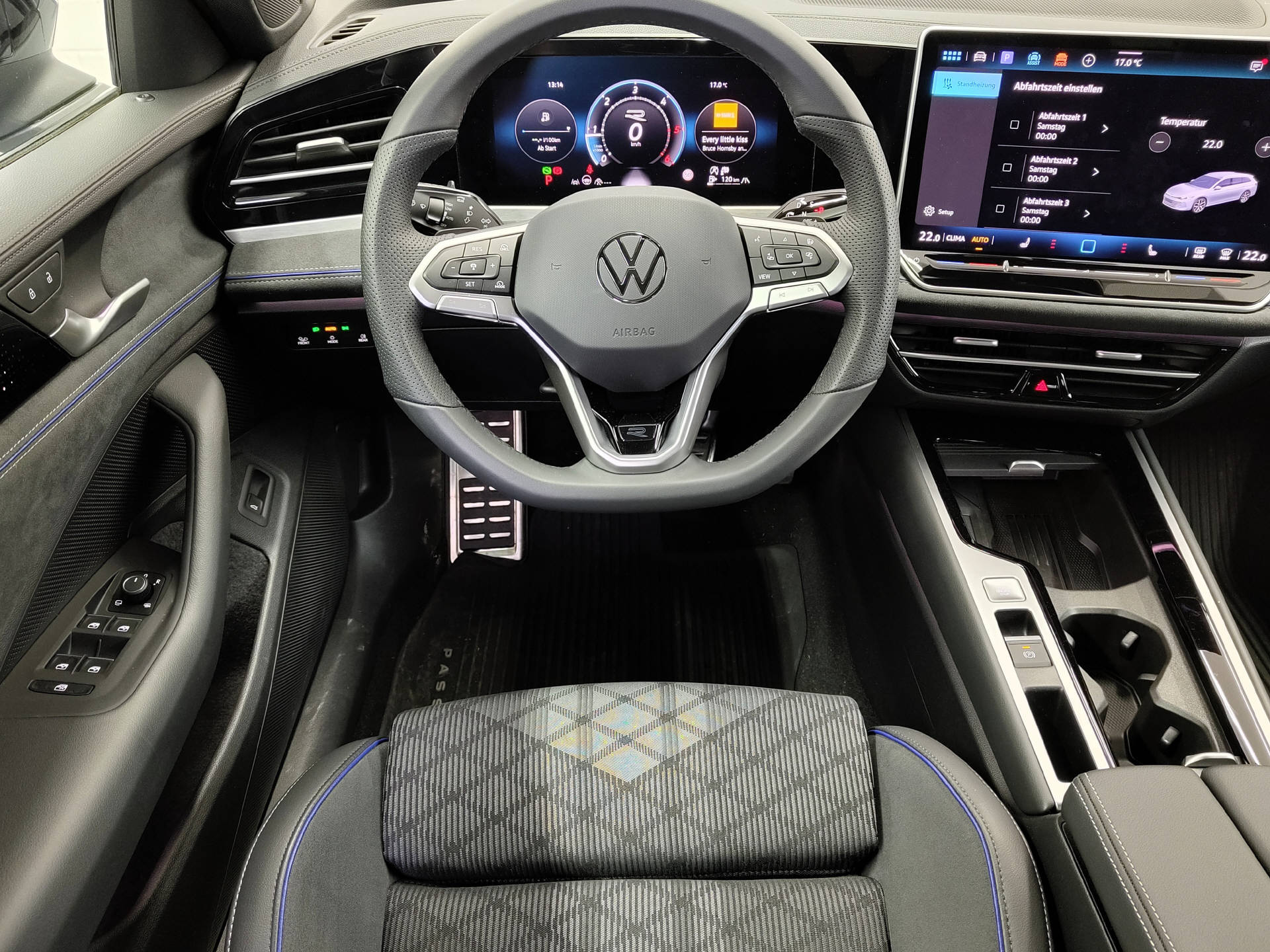 VW Passat Variant 2.0 TDI R-Line DSG 4Motion-image-4