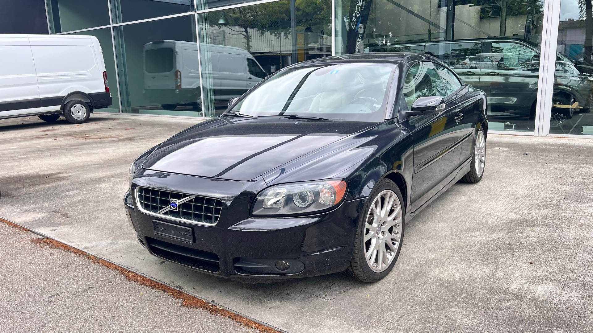 VOLVO C70 T5 Summum-image-1