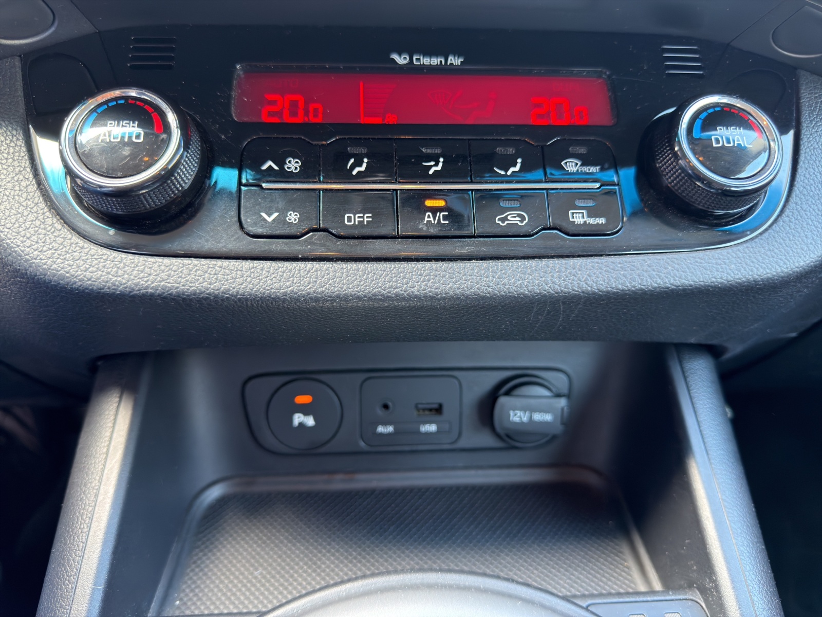 KIA Sportage 2.0 CRDi Trend 4WD Automatic-image-15