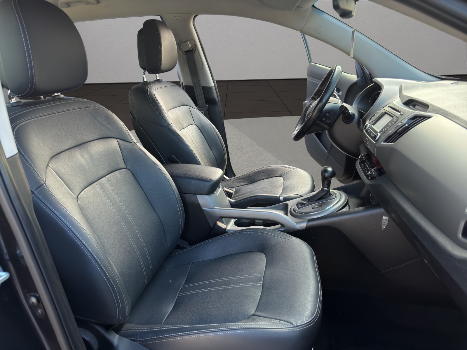 KIA Sportage 2.0 CRDi Trend 4WD Automatic-image-16