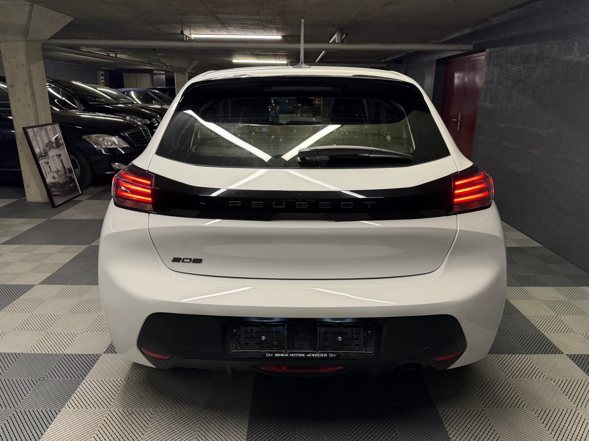PEUGEOT 208 1.2 Active-image-4