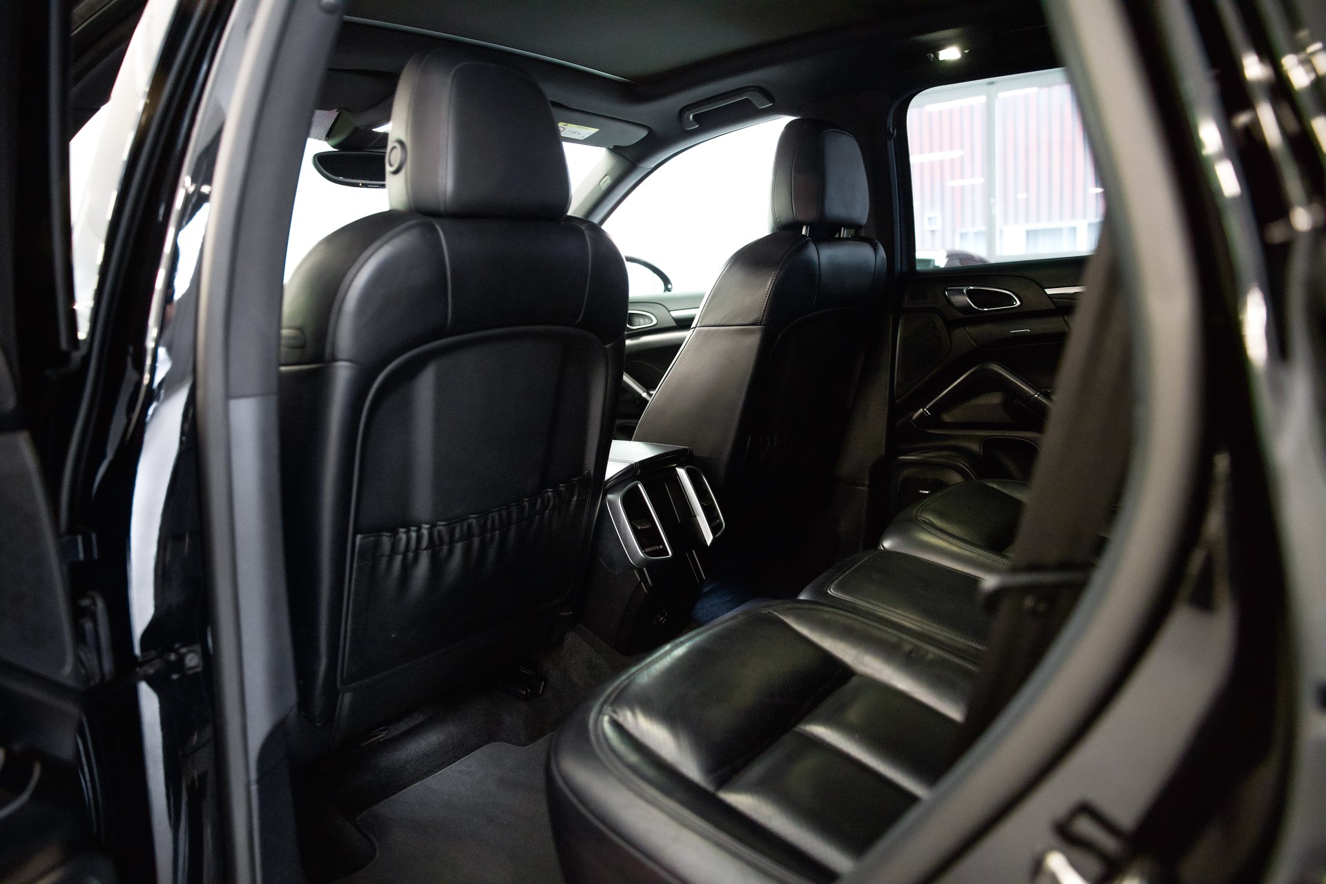 PORSCHE Cayenne S Diesel-image-21