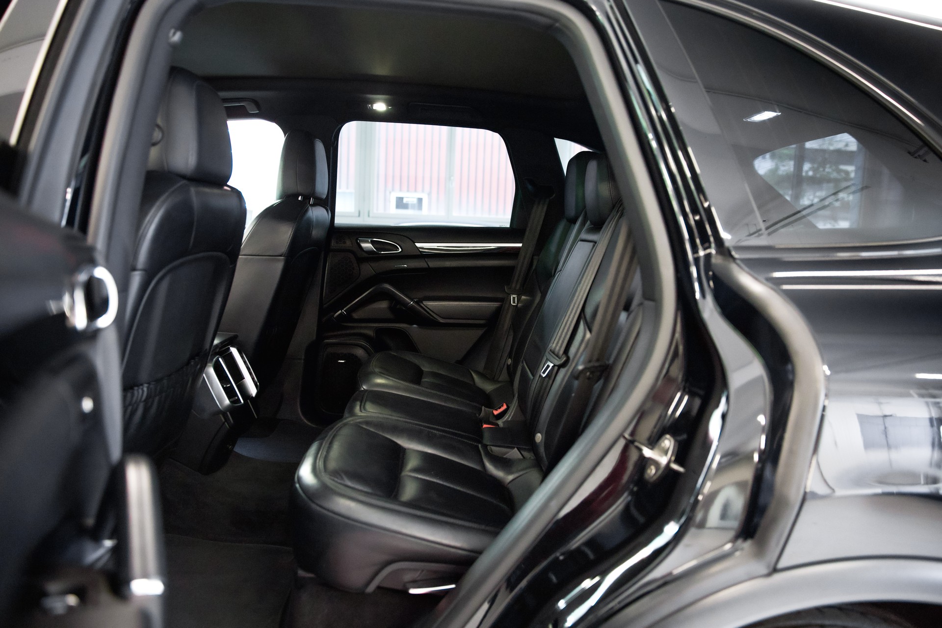 PORSCHE Cayenne S Diesel-image-22