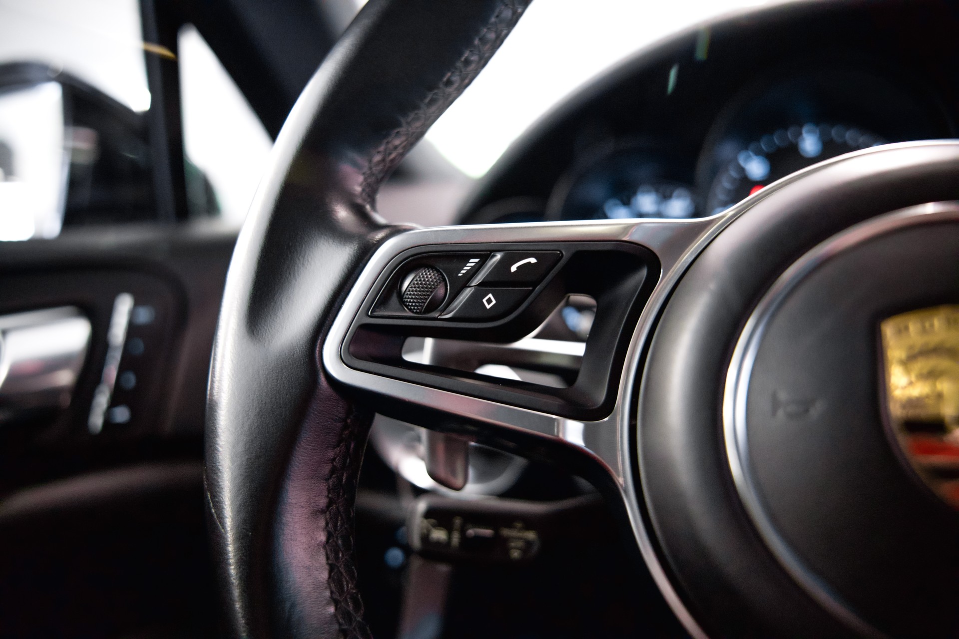 PORSCHE Cayenne S Diesel-image-32