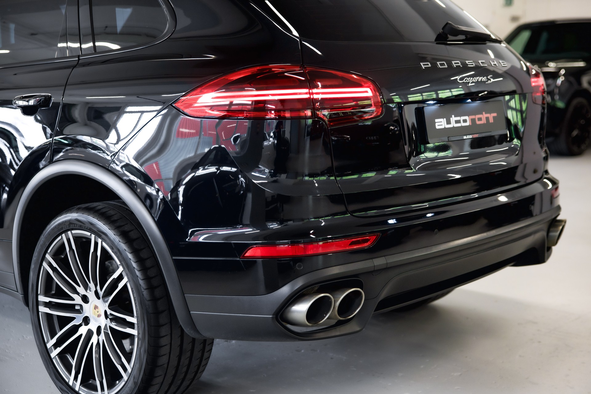 PORSCHE Cayenne S Diesel-image-11