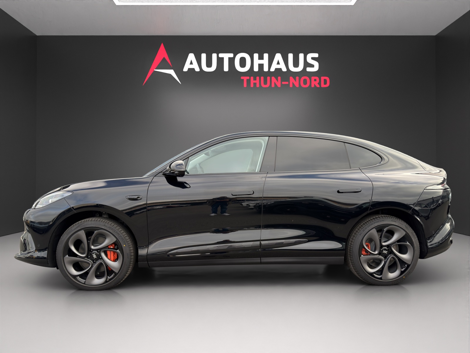 MG IM6 100 kWh Performance 21 4WD-showroom-element-1