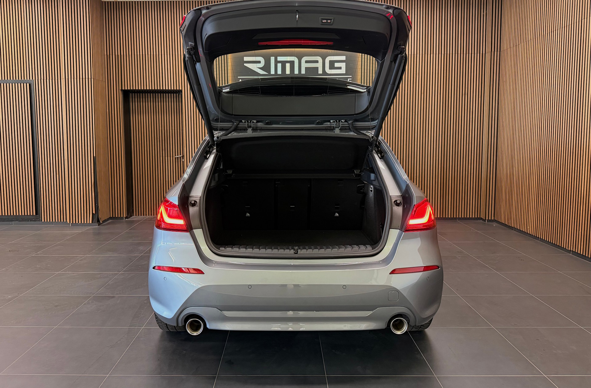 BMW 120i Steptronic | CH-Fzg. | CarVertical | Unfallfrei | Top Ausstattung-image-8