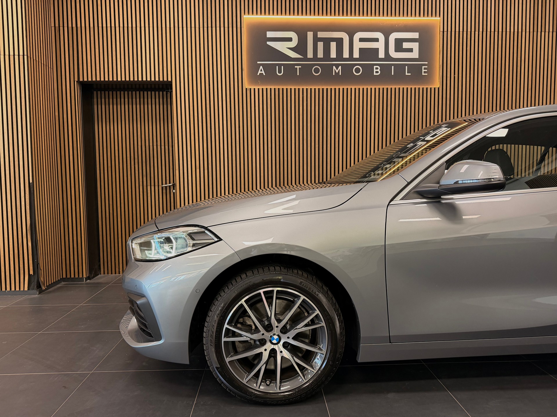 BMW 120i Steptronic | CH-Fzg. | CarVertical | Unfallfrei | Top Ausstattung-image-5