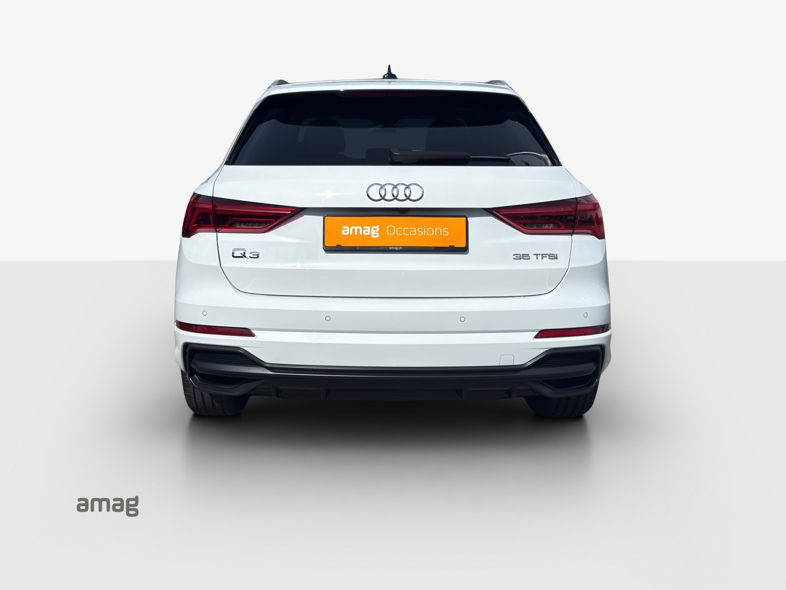 AUDI Q3 35 TFSI S line Attraction S-tronic-showroom-element-3
