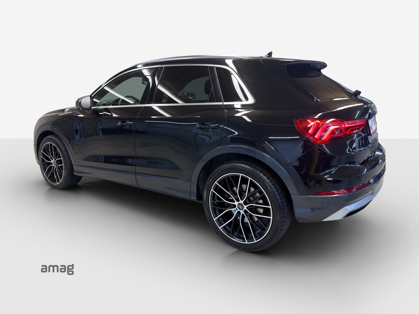 AUDI Q3 40 TFSI advanced quattro S-tronic-image-2