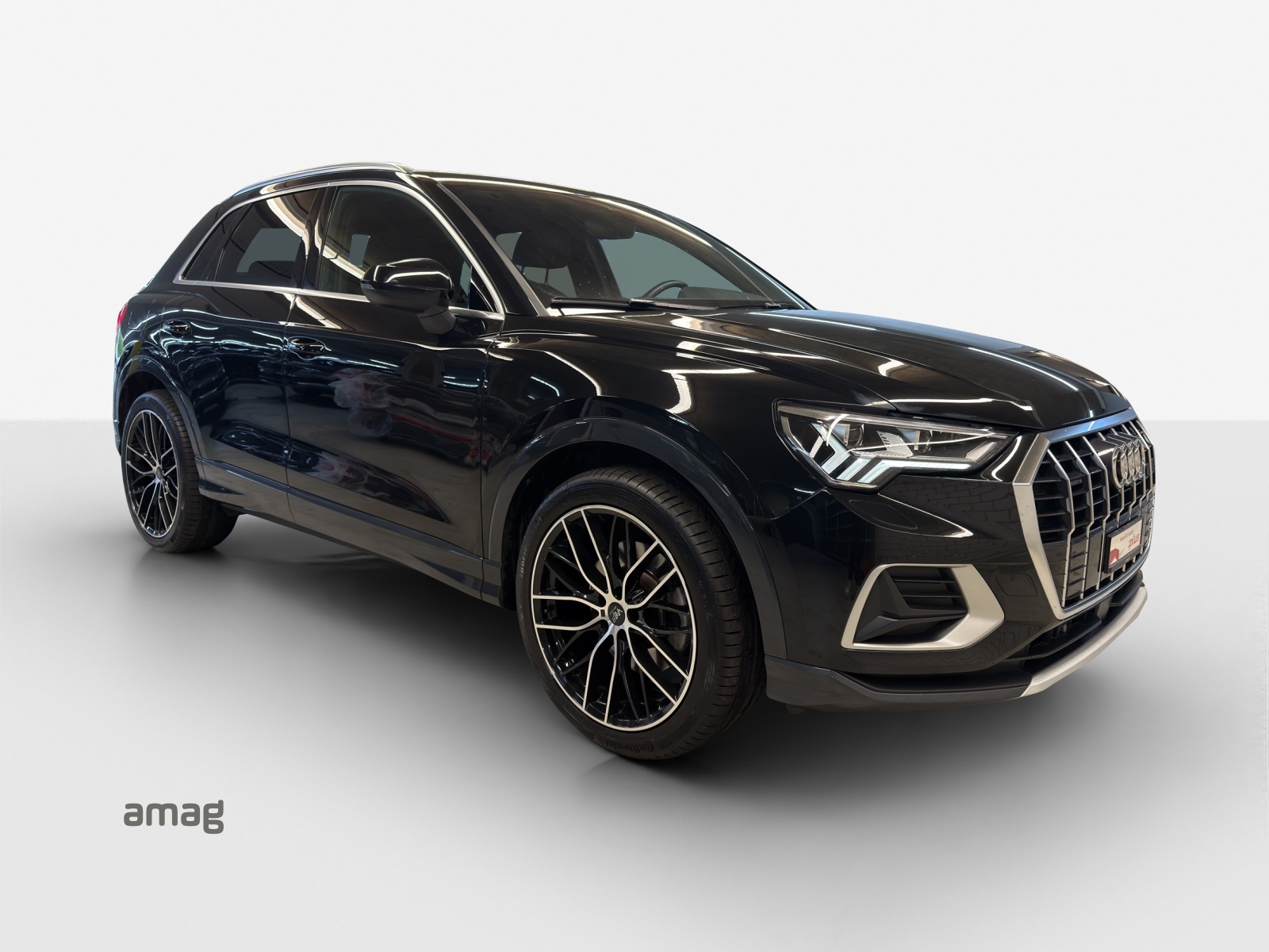 AUDI Q3 40 TFSI advanced quattro S-tronic-image-5
