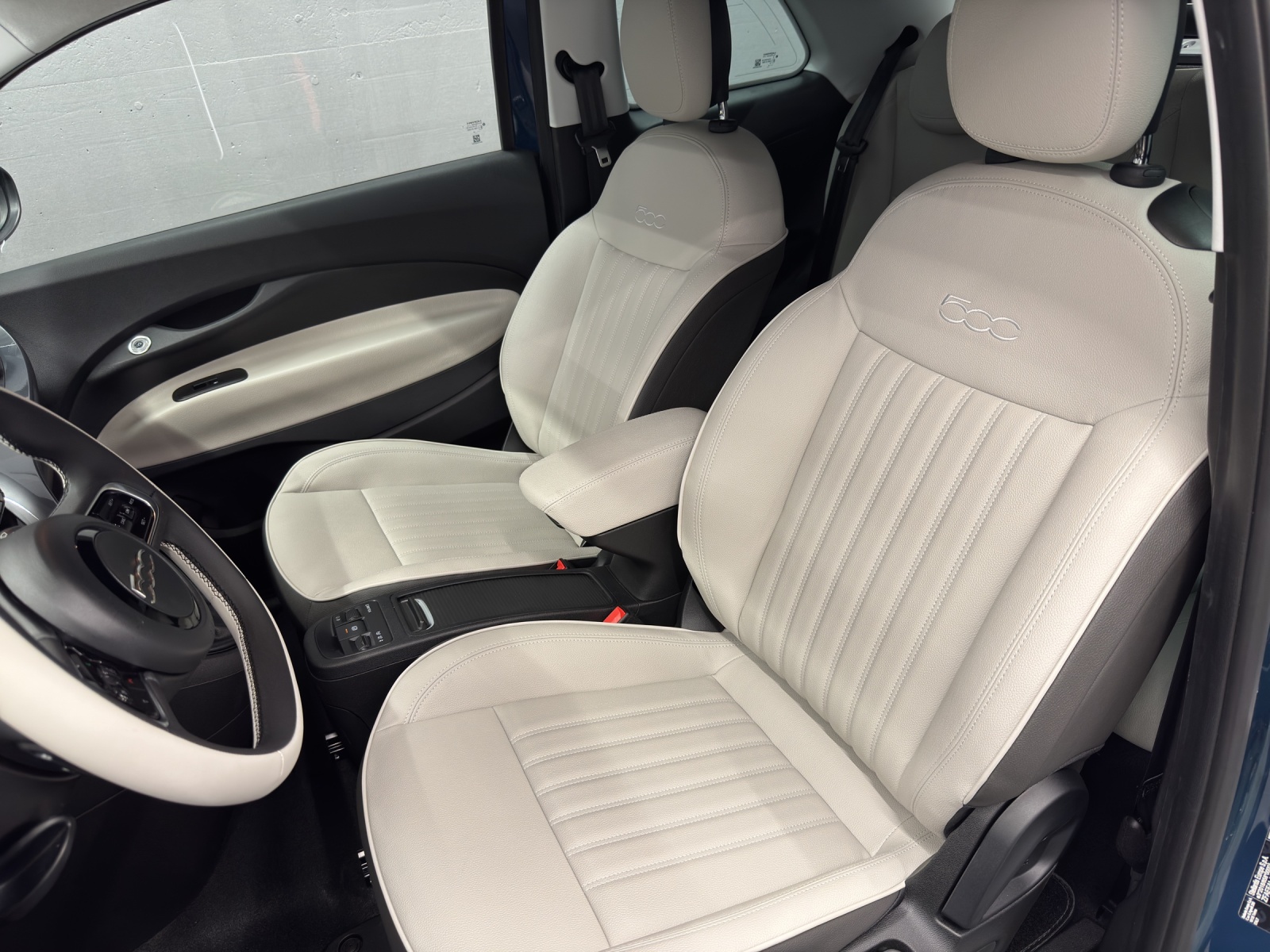 FIAT 500 Cabrio 1.0 Hybrid La Prima-image-12