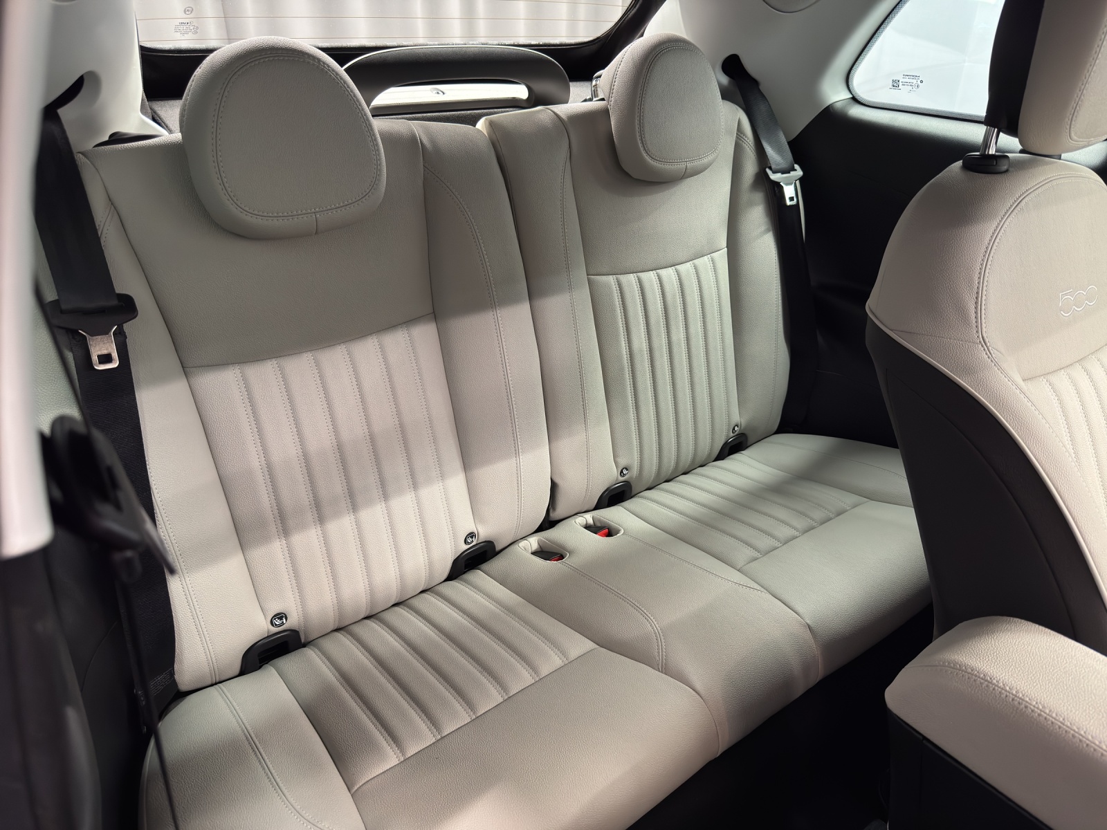 FIAT 500 Cabrio 1.0 Hybrid La Prima-image-9