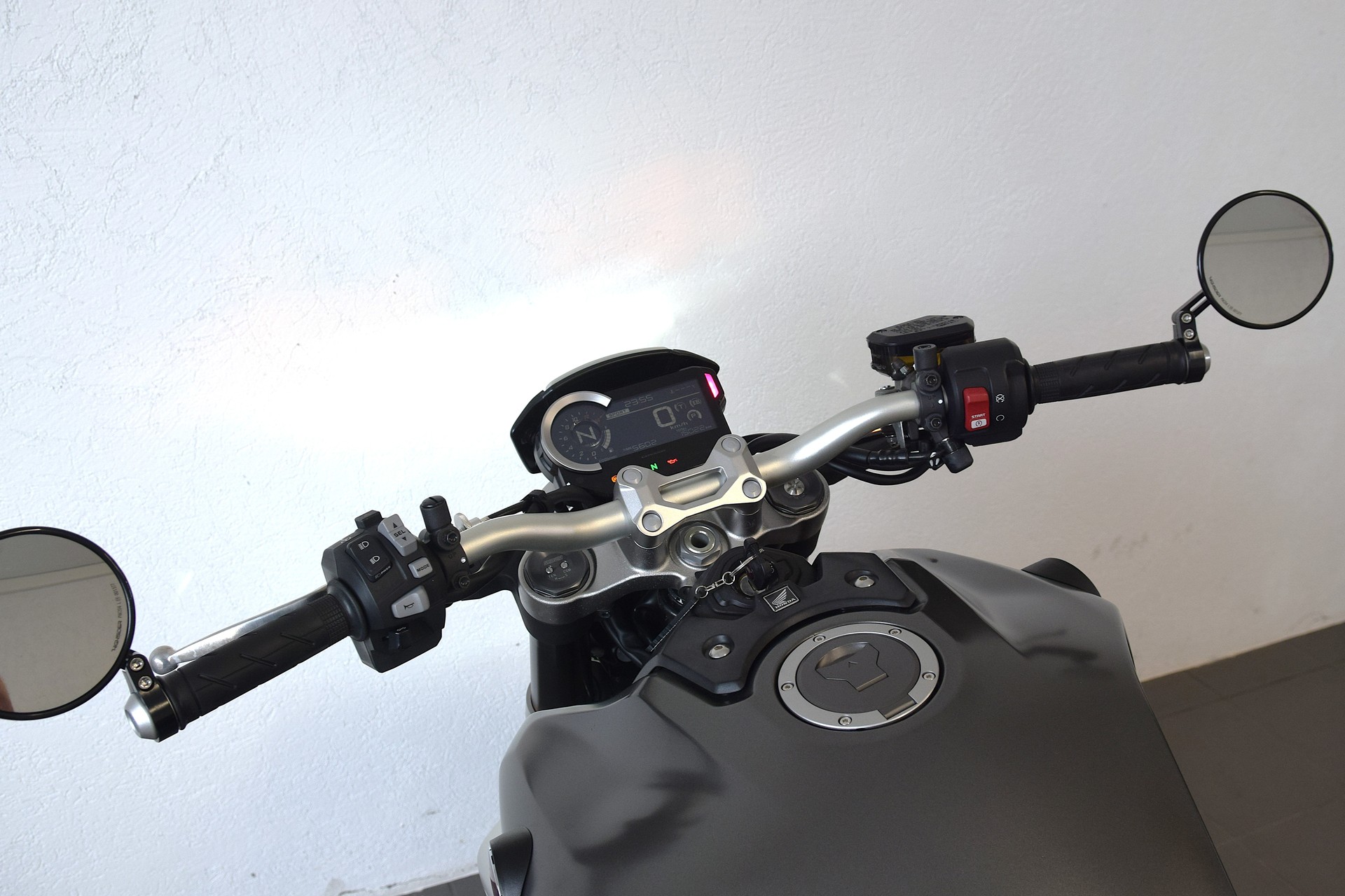 HONDA CB 1000 R ABS-image-4