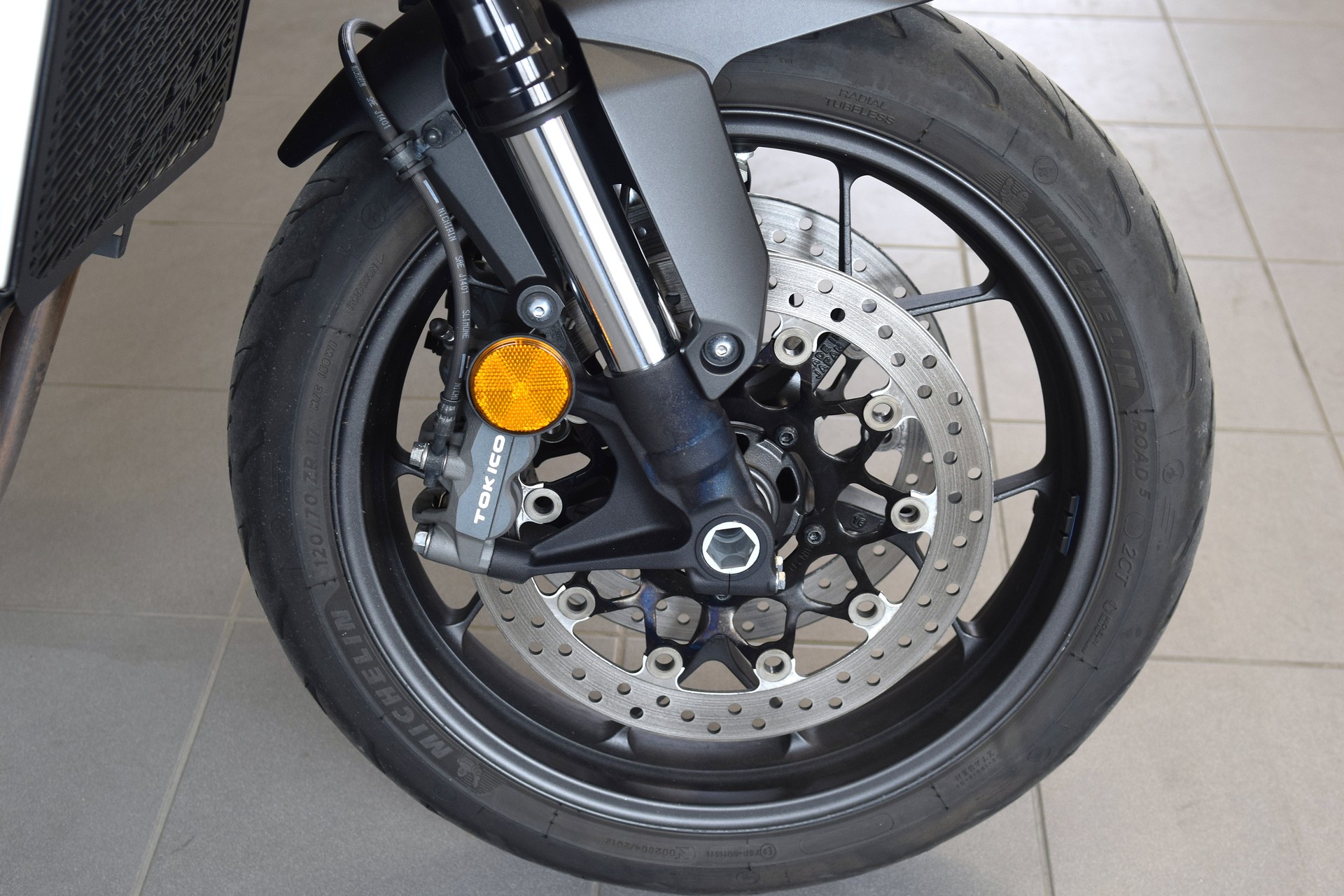HONDA CB 1000 R ABS-image-11