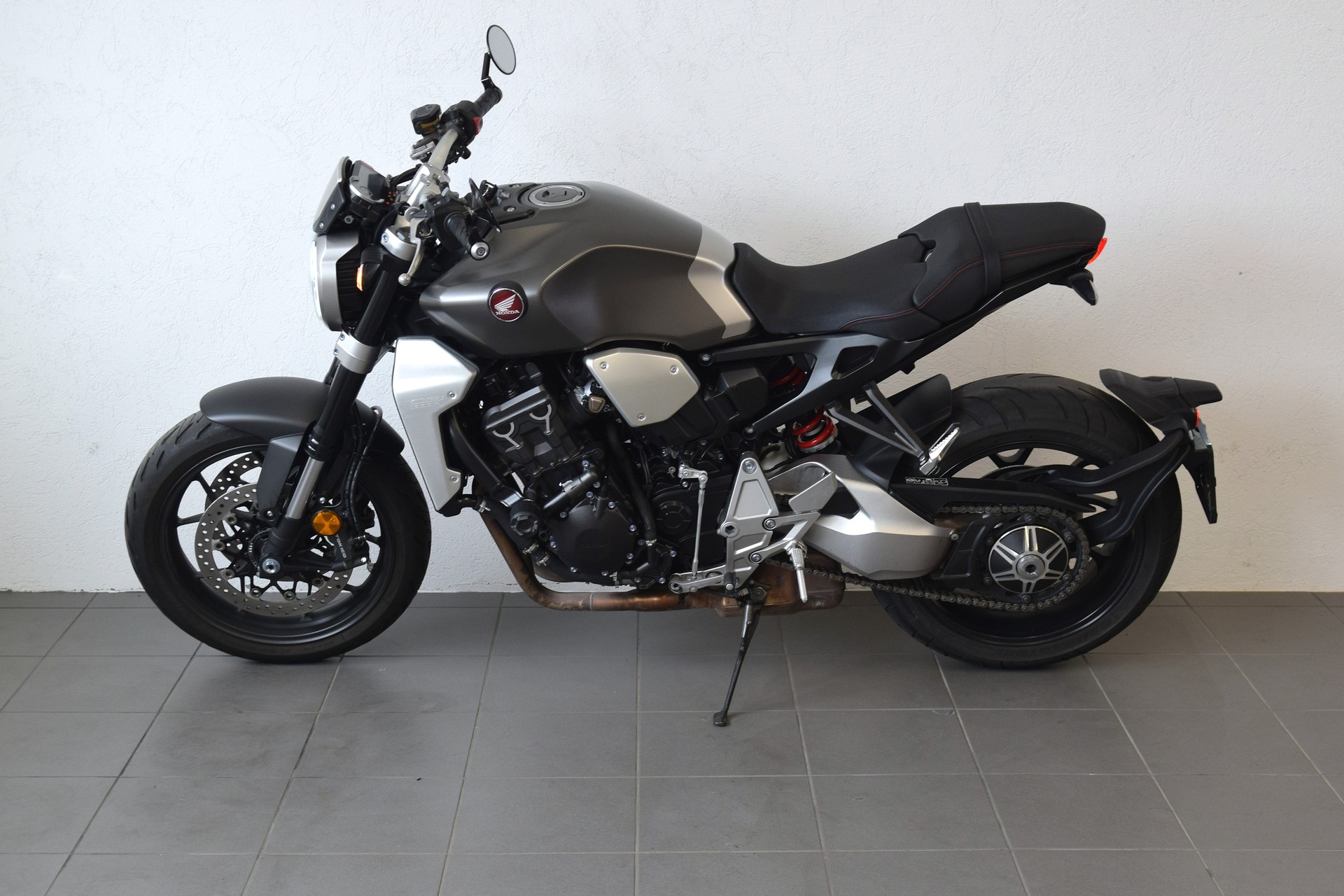 HONDA CB 1000 R ABS-image-1