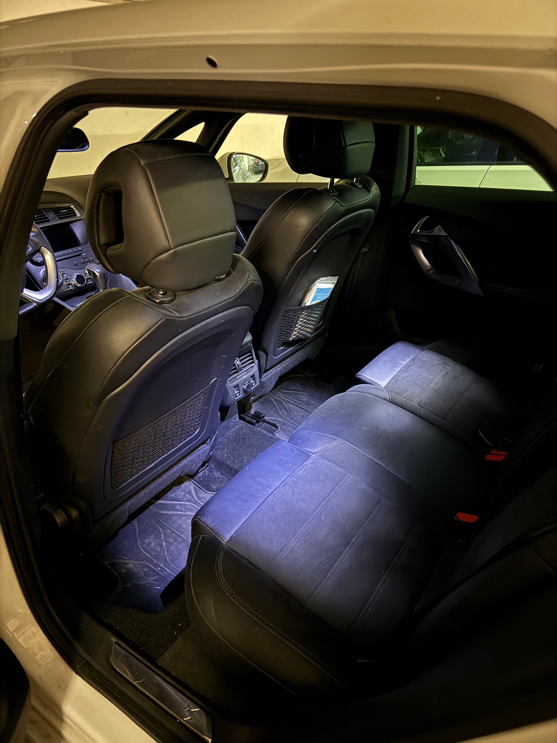 DS AUTOMOBILES 2.0 HDi Chic-image-4