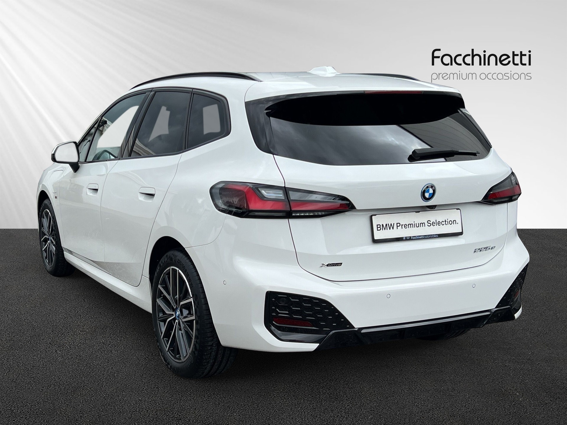 BMW 225e xDrive Active Tourer-showroom-element-2