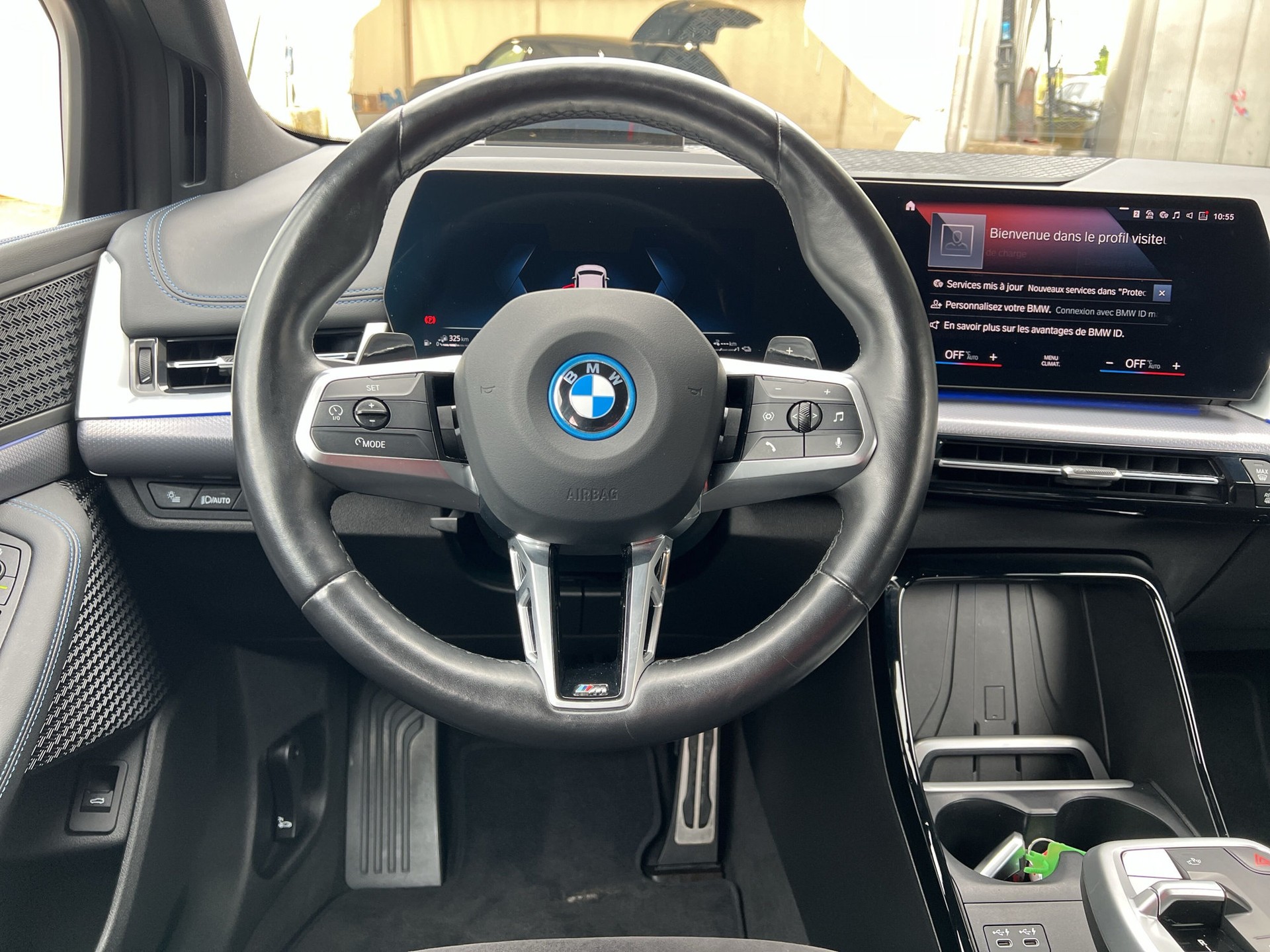 BMW 225e xDrive Active Tourer-image-11