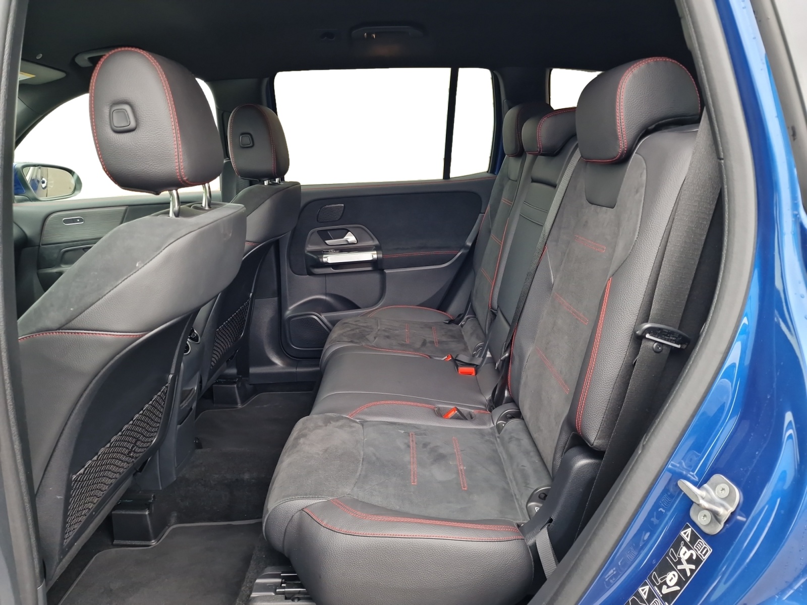 MERCEDES-BENZ GLB 220 d AMG Line 4Matic 7-Sitzer-image-23