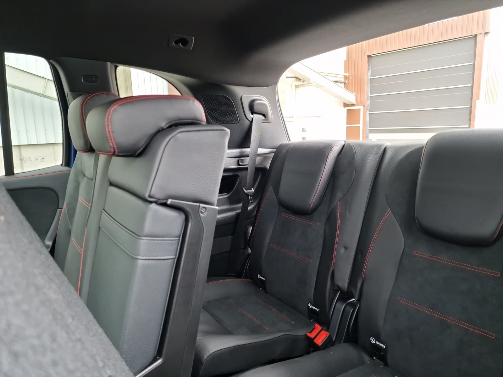 MERCEDES-BENZ GLB 220 d AMG Line 4Matic 7-Sitzer-image-24