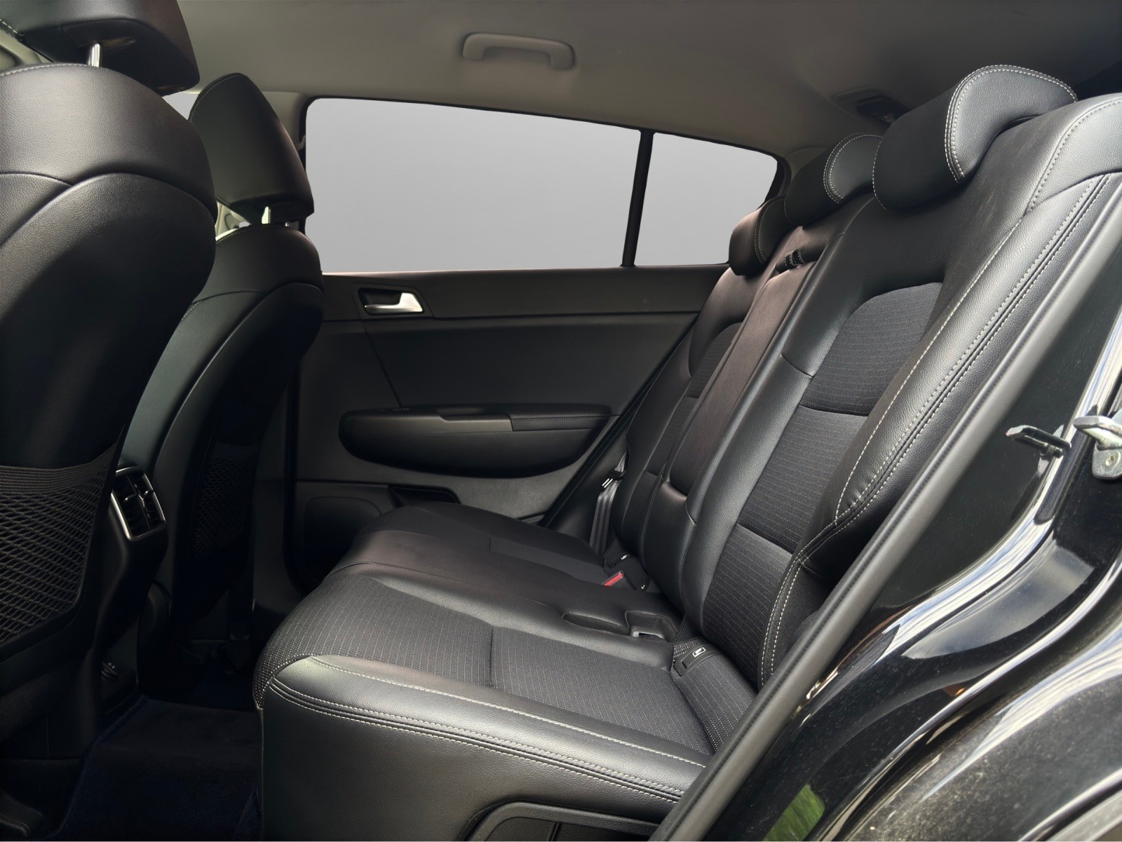 KIA Sportage 1.6CRDi Mild Hybrid Black Edition 4WD DCT-image-10