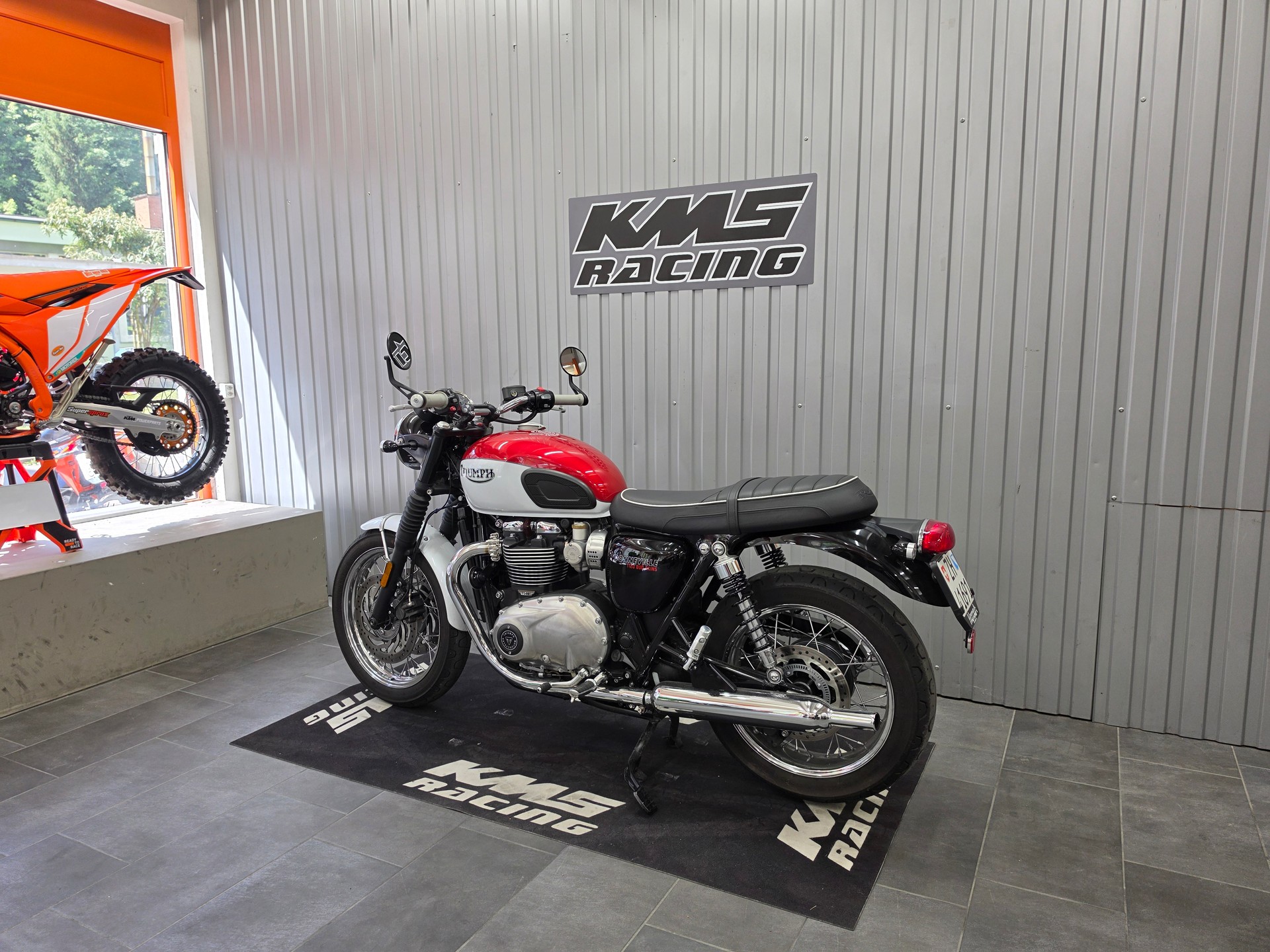 TRIUMPH Bonneville T120 ABS-image-5