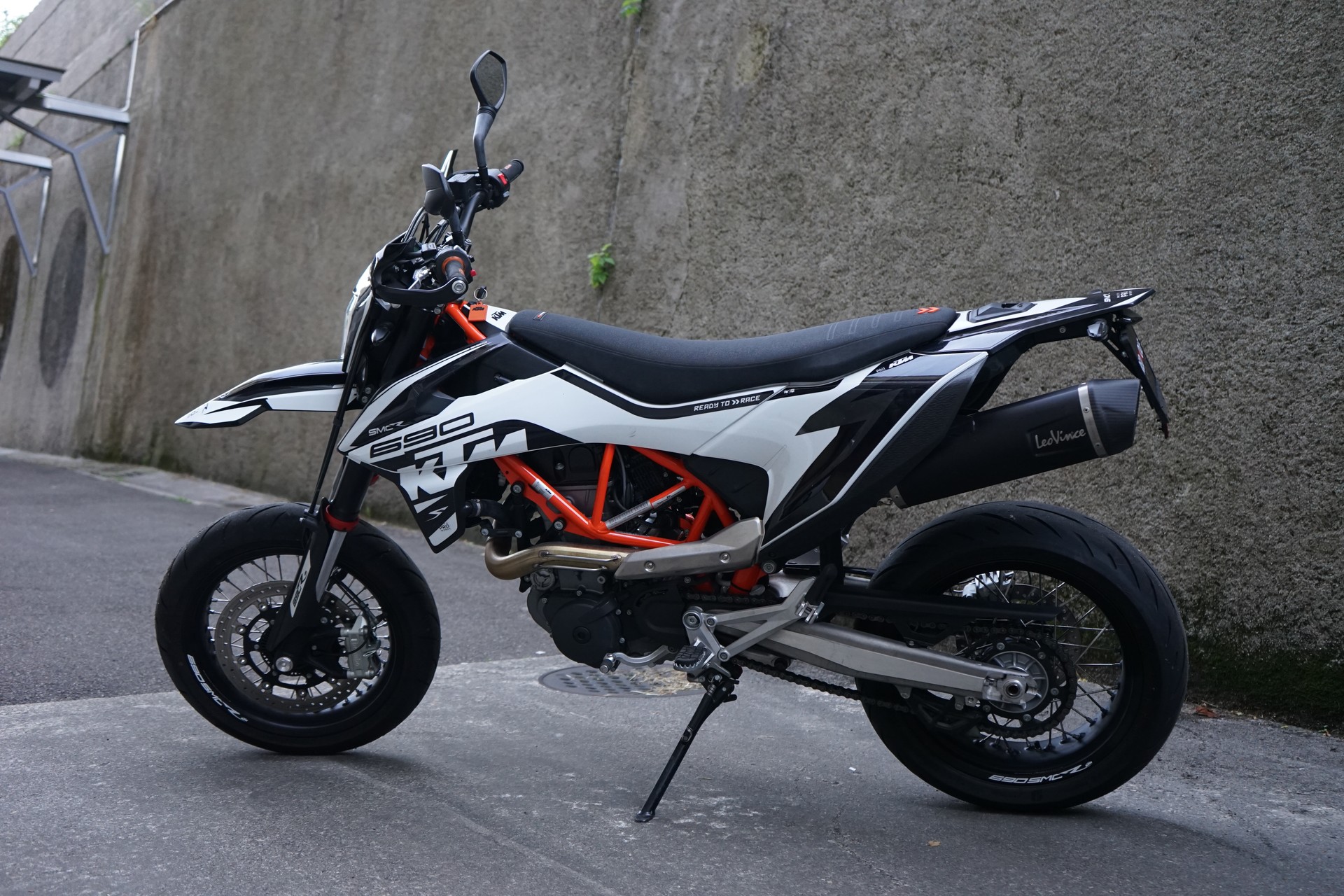 KTM 690 SMC R ABS-image-0