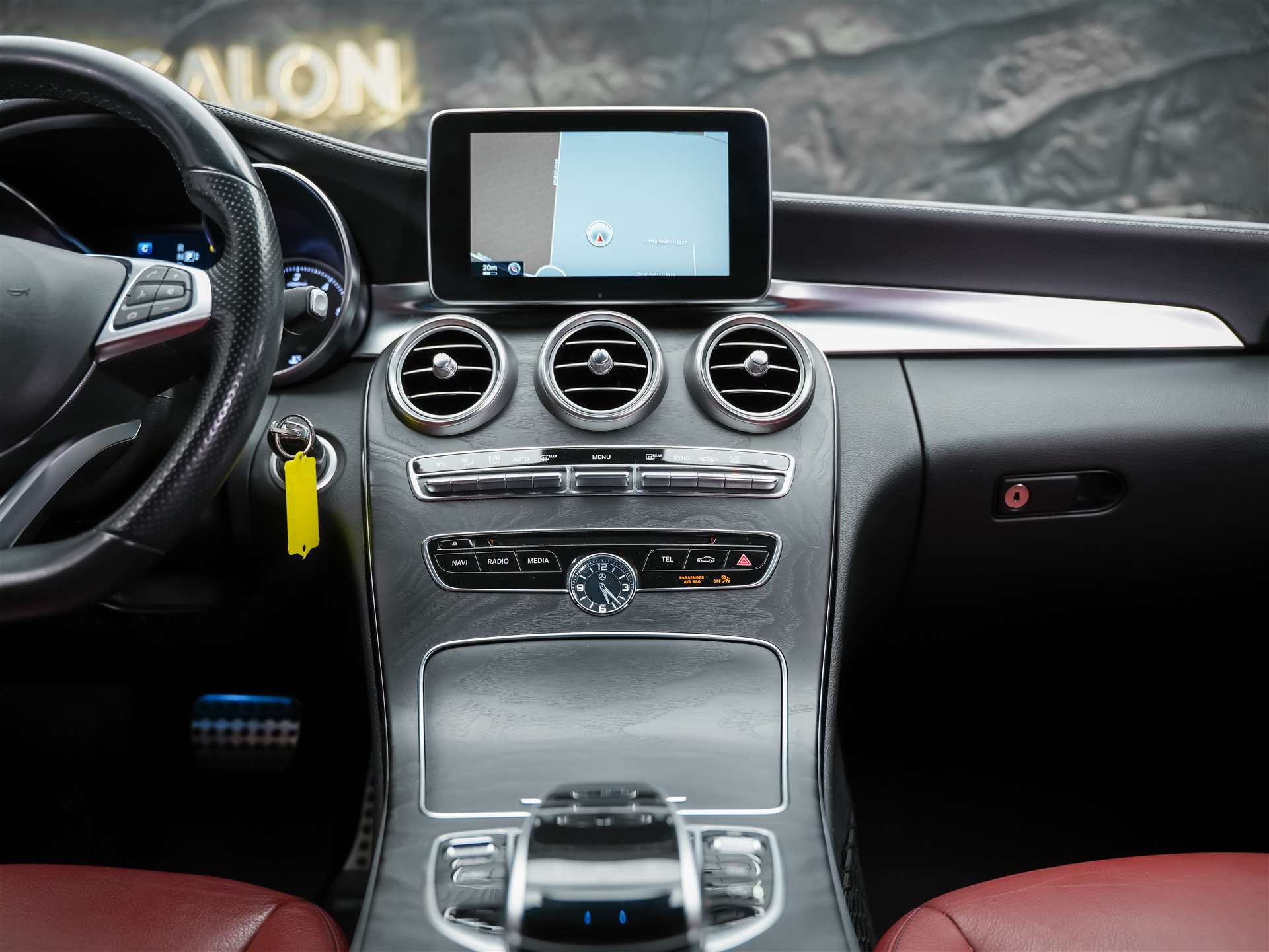 MERCEDES-BENZ C 220 d AMG Line 7G-Tronic *CH Auto*Burmester Soundsystem*-image-18