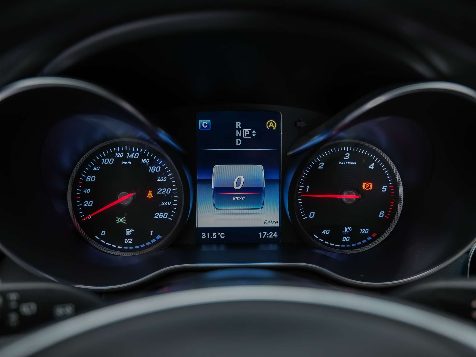 MERCEDES-BENZ C 220 d AMG Line 7G-Tronic *CH Auto*Burmester Soundsystem*-image-29
