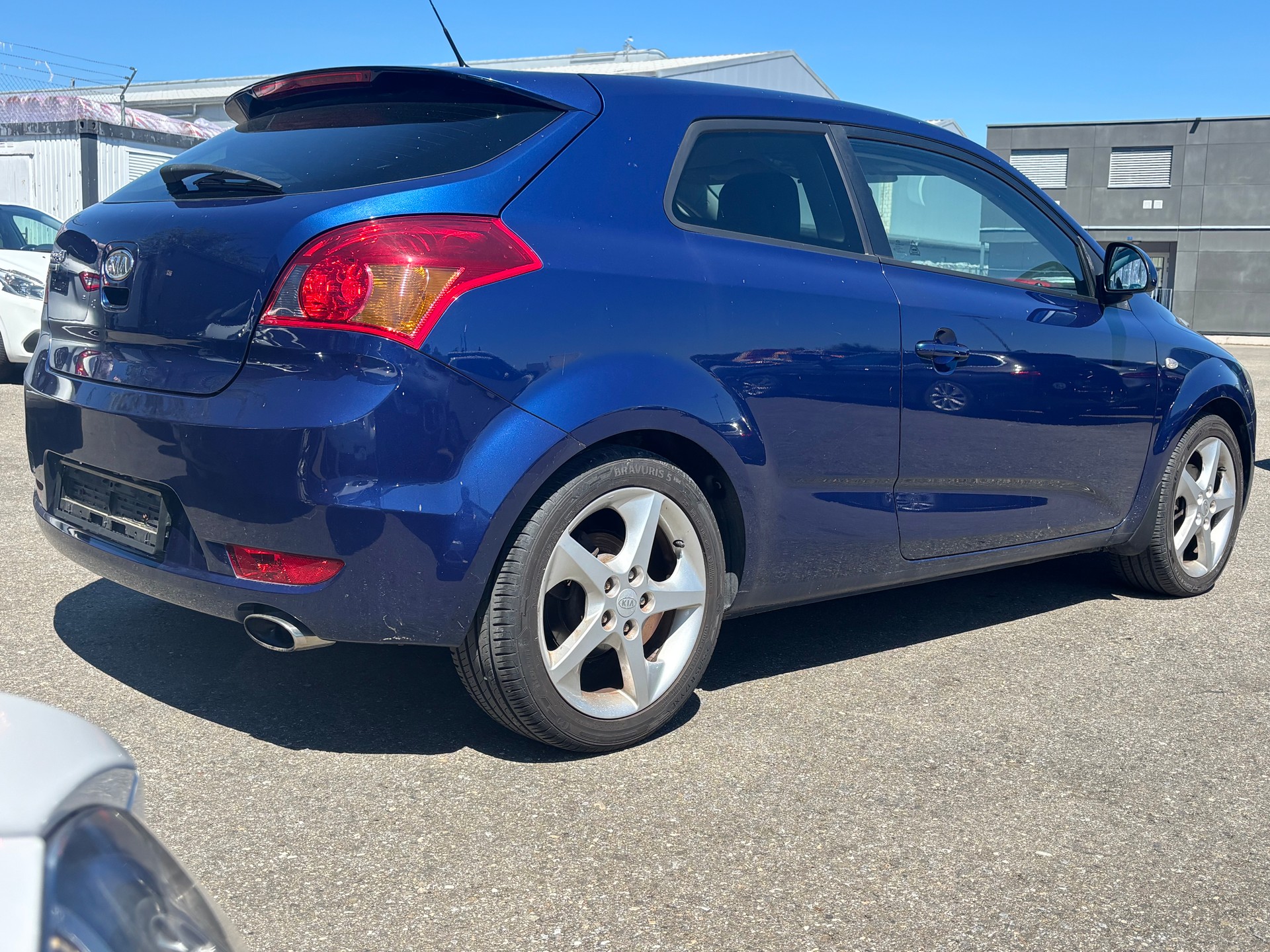 KIA Pro_Cee'd 2.0 16V Sport-showroom-element-2