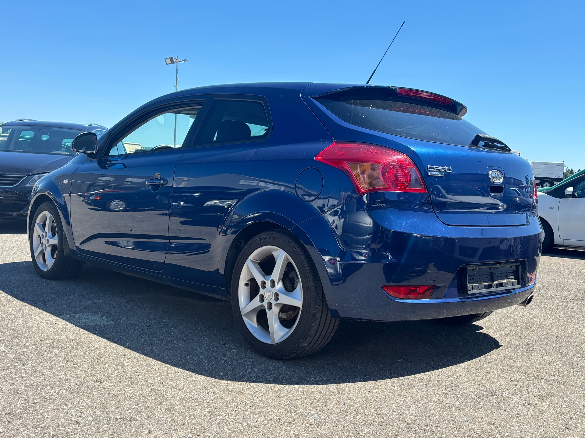 KIA Pro_Cee'd 2.0 16V Sport-showroom-element-3