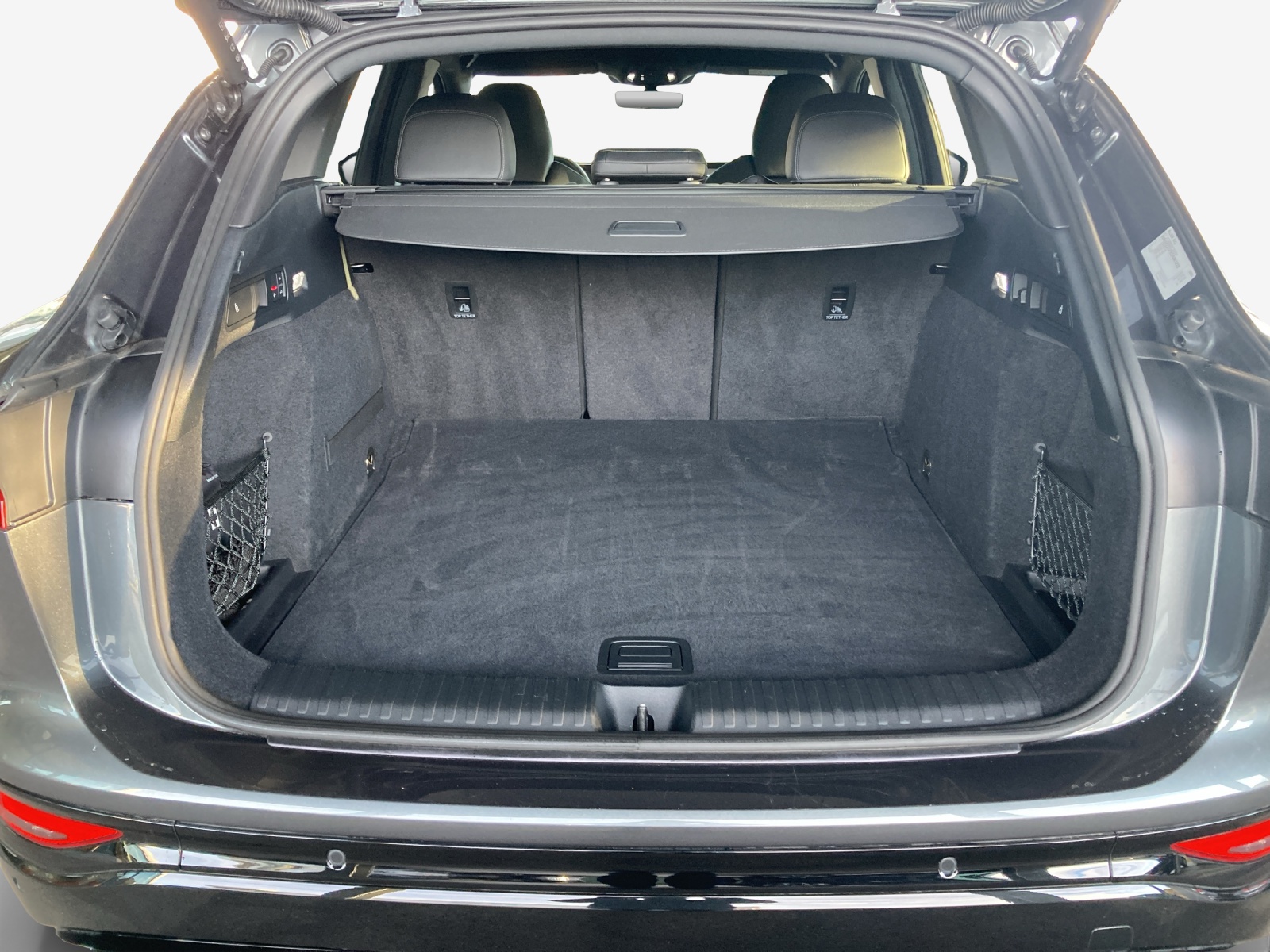 AUDI Q6 e-tron quattro-image-12
