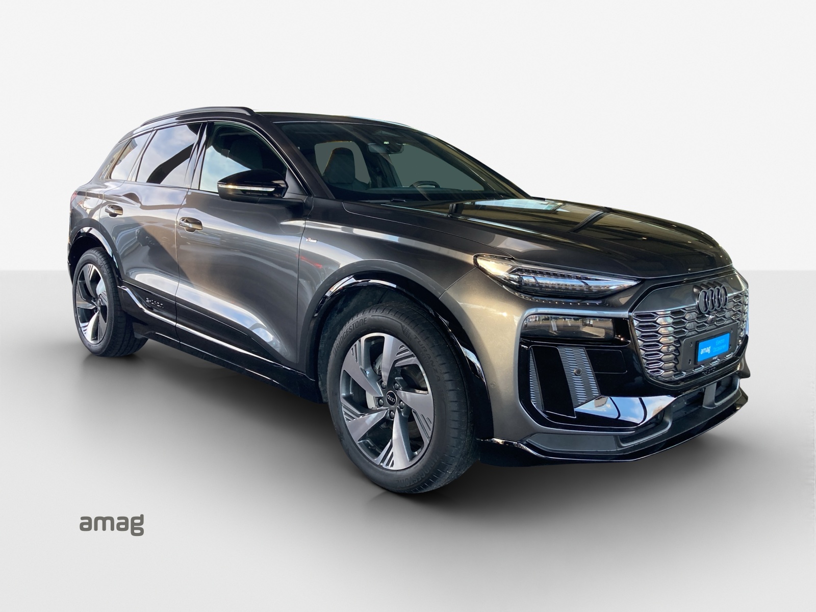AUDI Q6 e-tron quattro-image-5