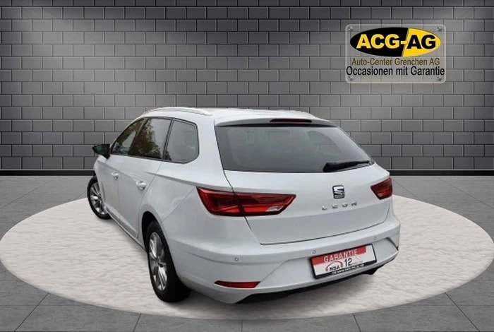 SEAT Leon ST 2.0 TDI CR Style DSG ** Gr.Navi ** PDC ** Abstandsregelsystem ** Sitzheizung **-image-4
