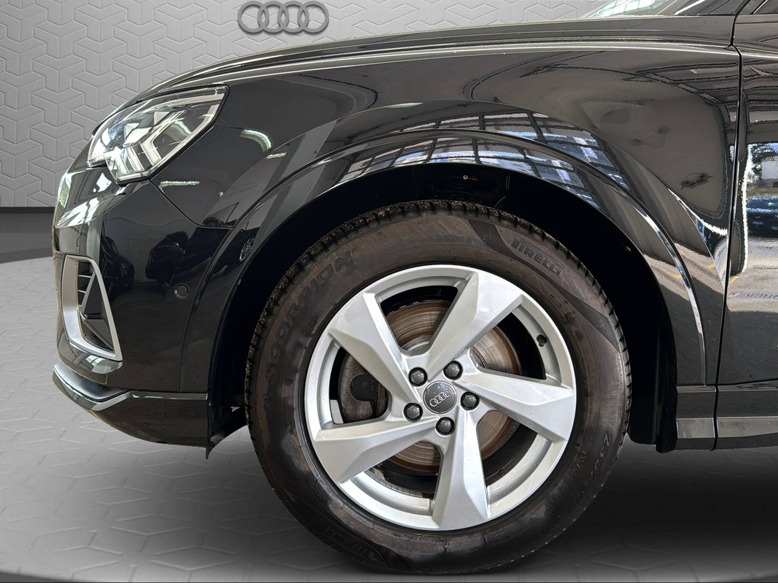 AUDI Q3 40 TFSI advanced quattro S-tronic-image-8