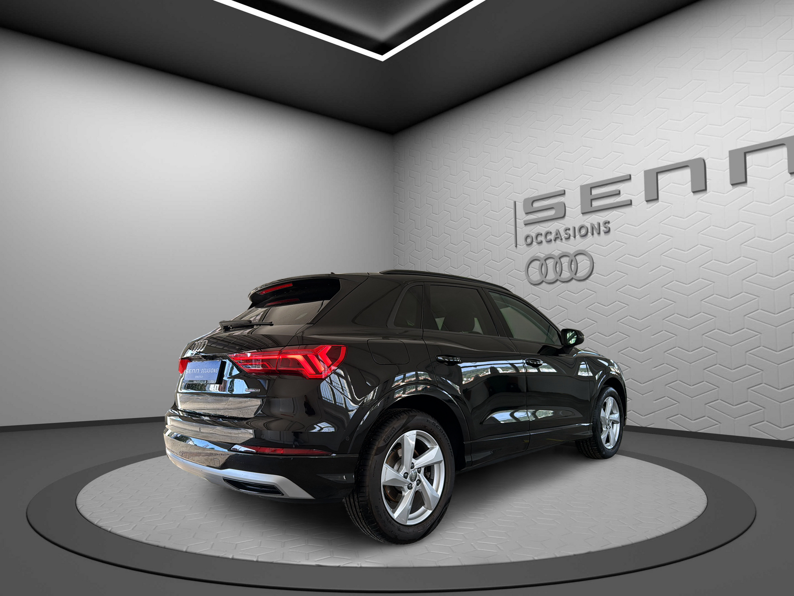 AUDI Q3 40 TFSI advanced quattro S-tronic-image-5