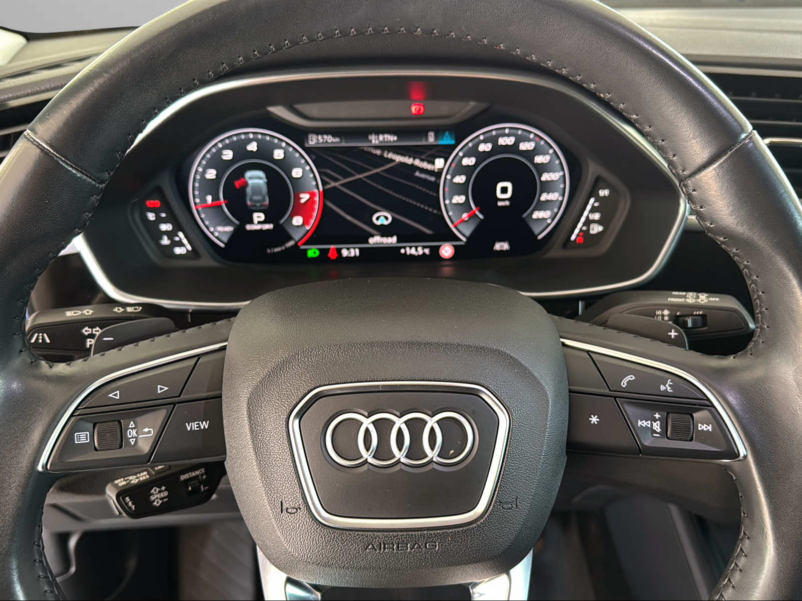 AUDI Q3 40 TFSI advanced quattro S-tronic-image-13