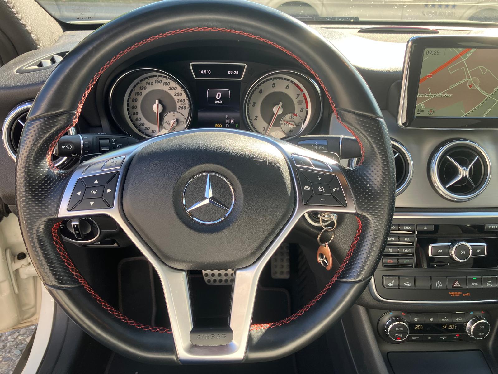 MERCEDES-BENZ GLA 250 AMG Line 4Matic 7G-DCT-image-14