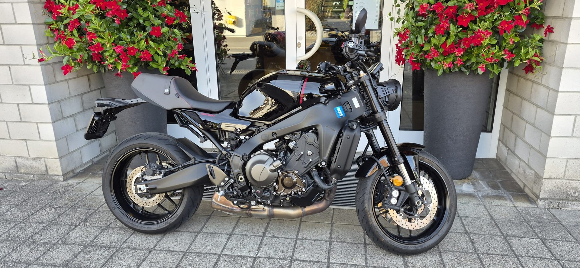 YAMAHA XSR 900-image-2