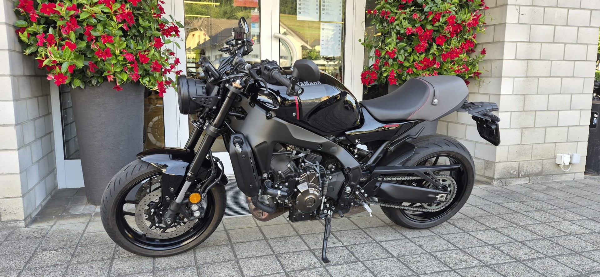 YAMAHA XSR 900-image-3